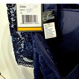 La‎ Femme Womens Evening Maxi Dress Size 10 Navy Faux Knot Lace Sleeves NWT